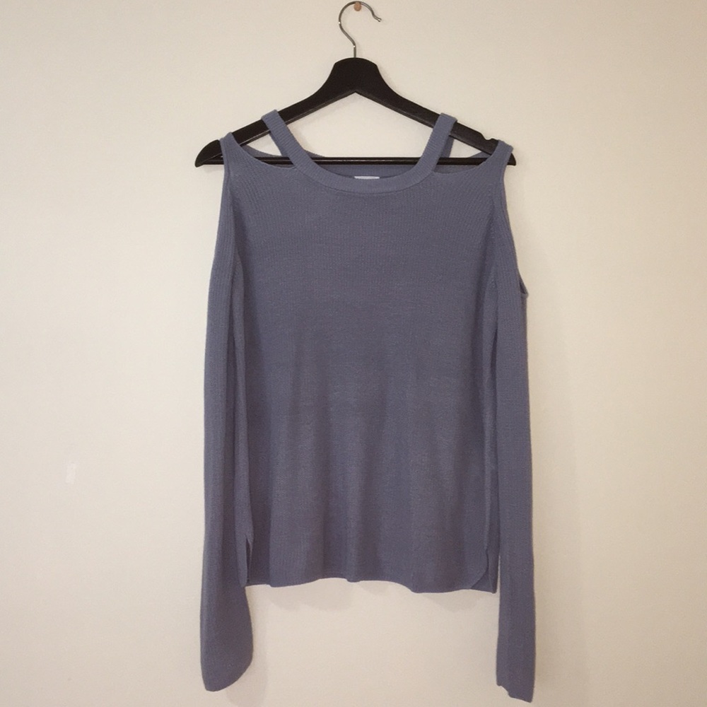 Purple cold shoulder sweater from Garge✨